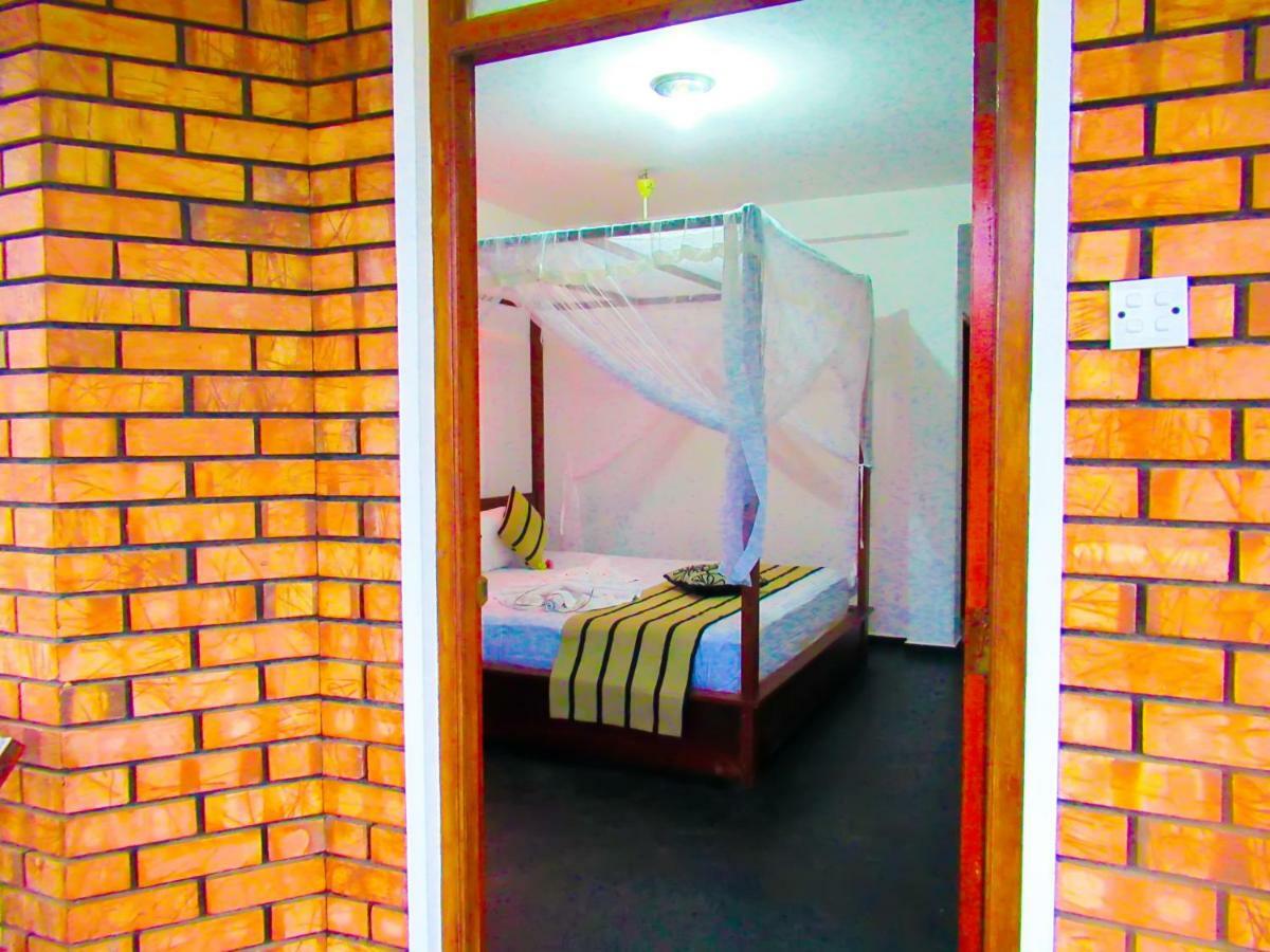 Shanika Beach Inn تانجالي المظهر الخارجي الصورة