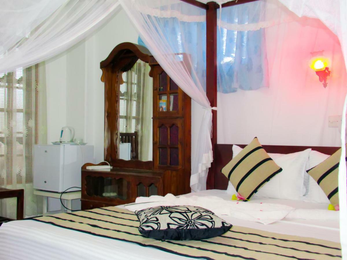 Shanika Beach Inn تانجالي المظهر الخارجي الصورة